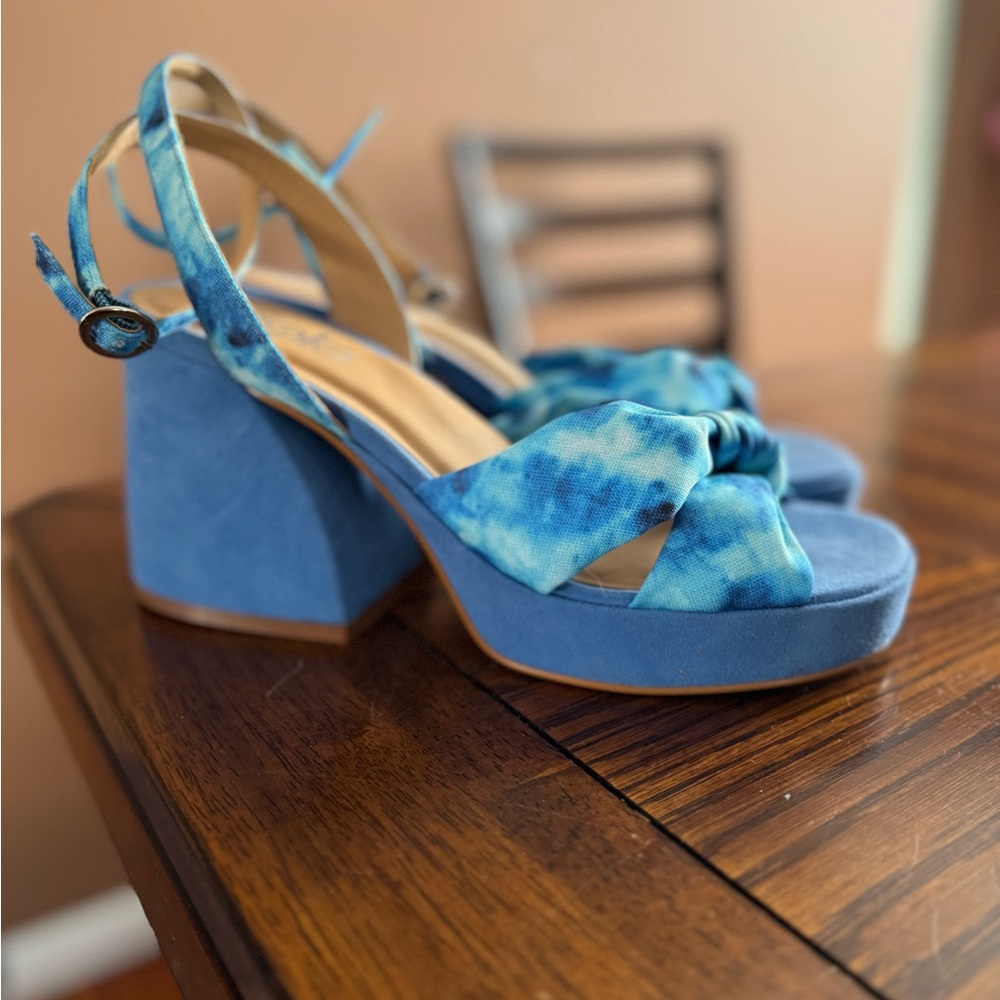 Blue Tie-Dye Platform Sandals